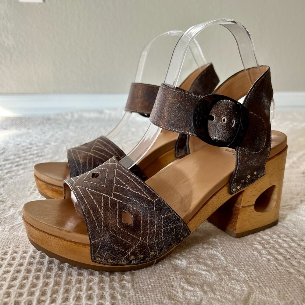Dansko Odele Metallic Wood Block Heel Sandal Buckle Strap Adjustable Size 39 - Picture 2 of 15